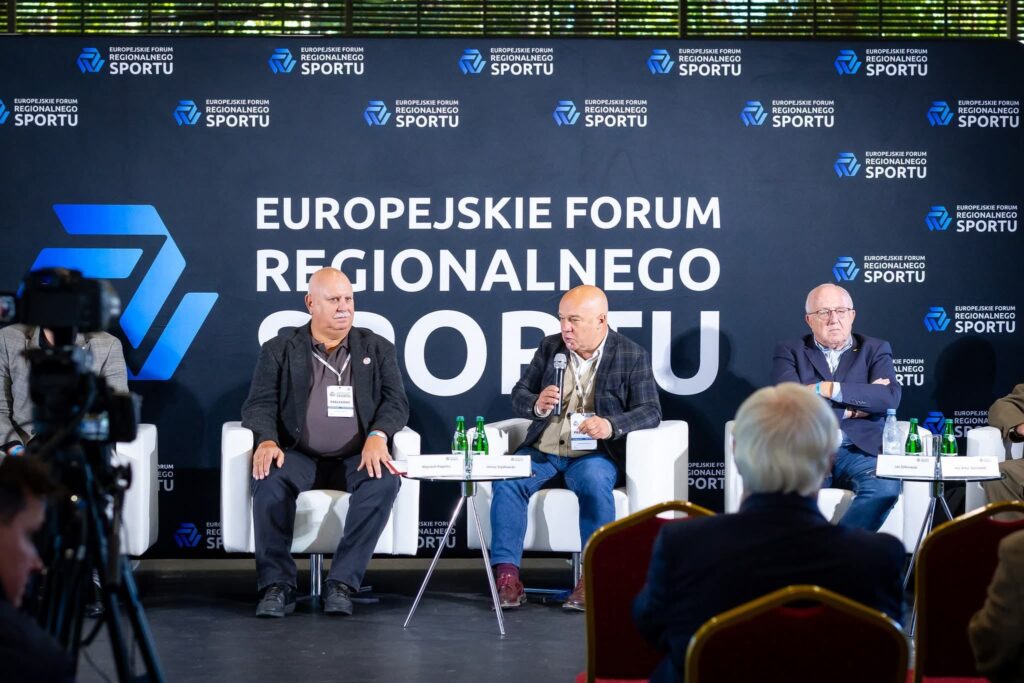 rozmwy podczas konferenracji